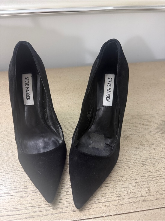 Steve Madden Shoes - Steve Madden Daisie Black Suede Pointed Pumps